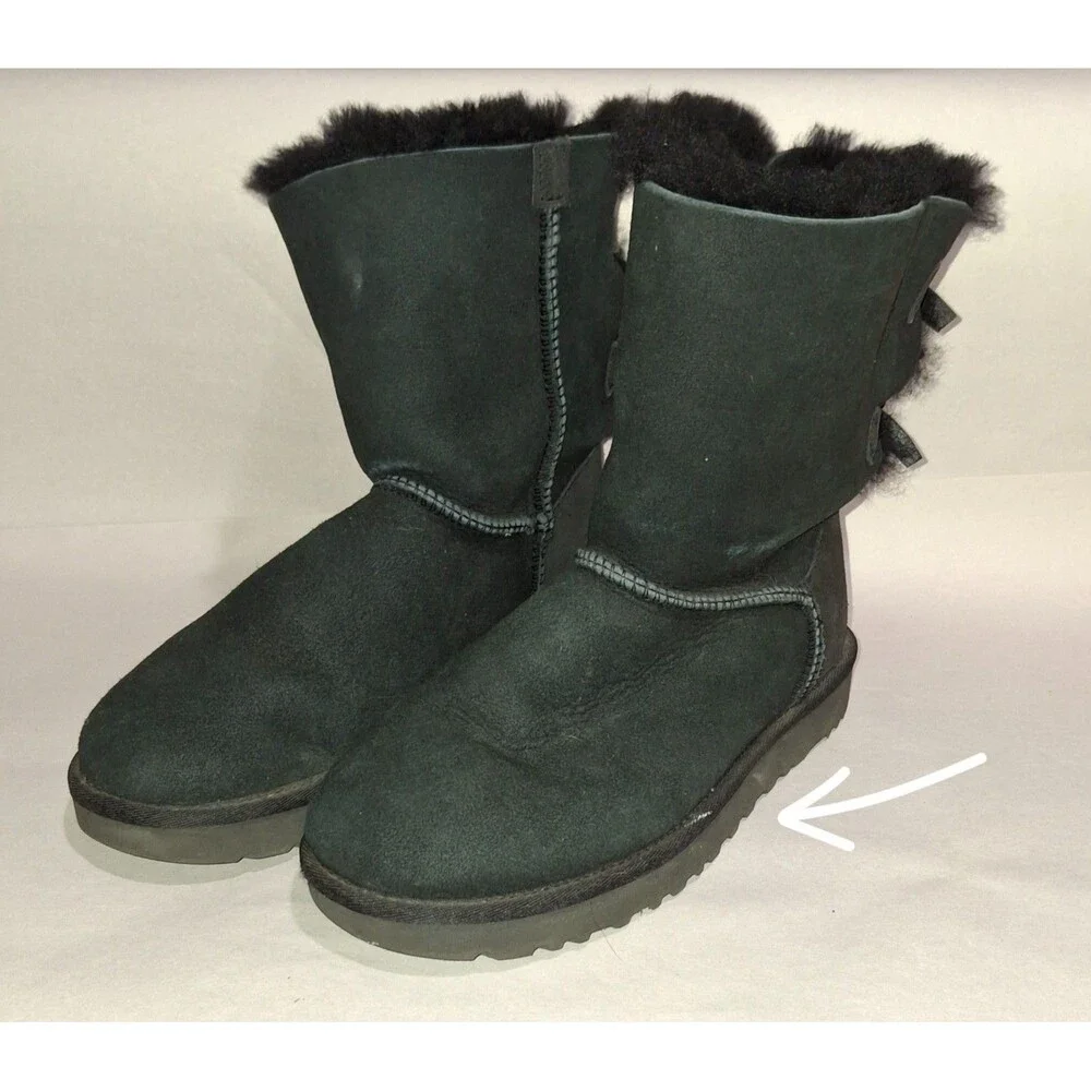 UGG Australia Bailey Bow II Women's Black Sheepskin Boots Size 8